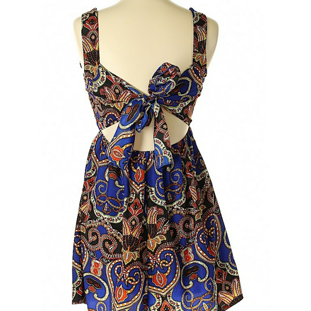 Dress - Picture 2 of 2